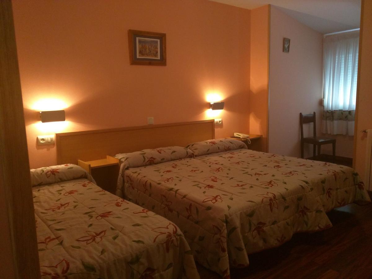 Hostal San Paio Lavacolla Dış mekan fotoğraf