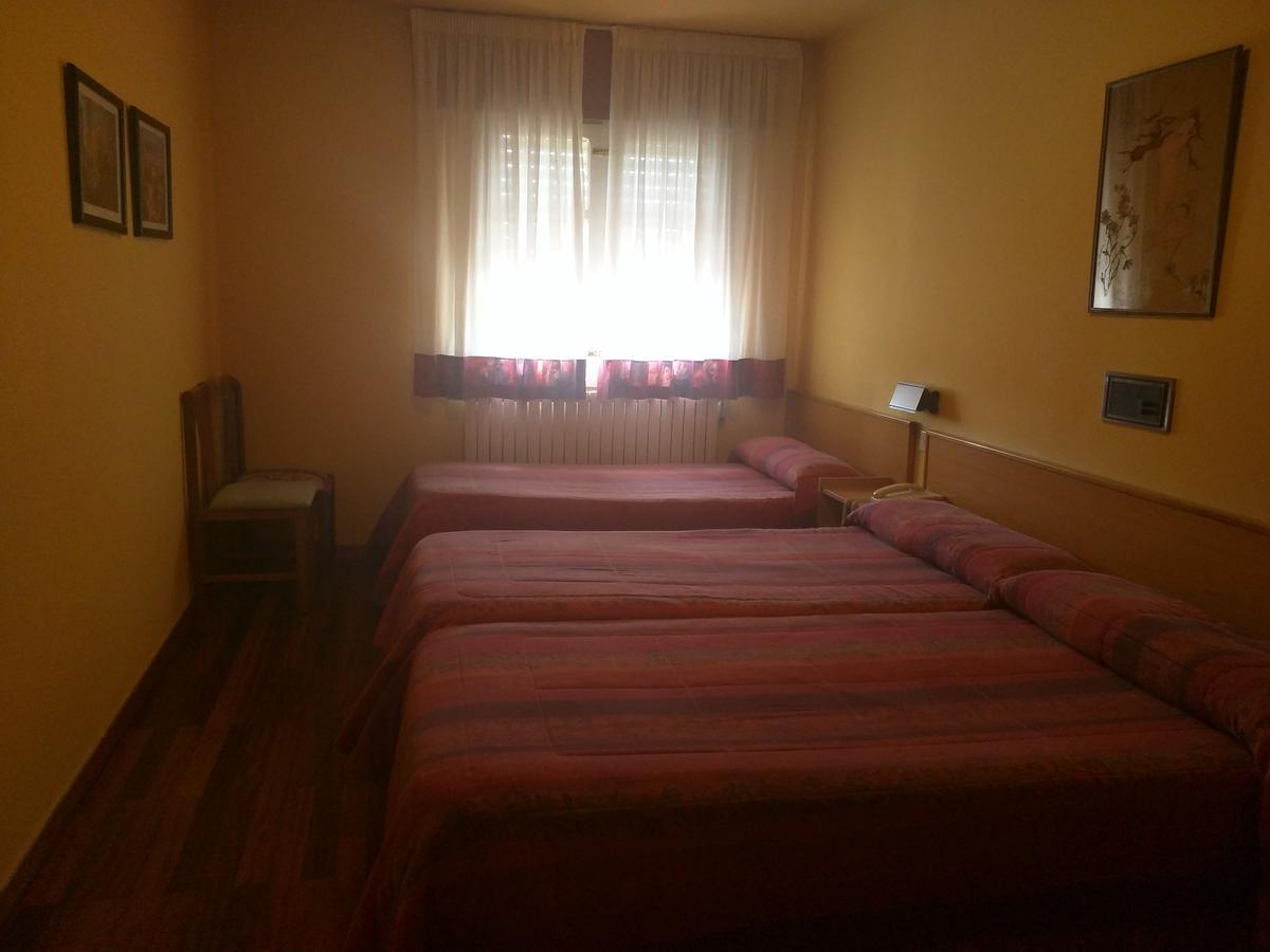 Hostal San Paio Lavacolla Dış mekan fotoğraf