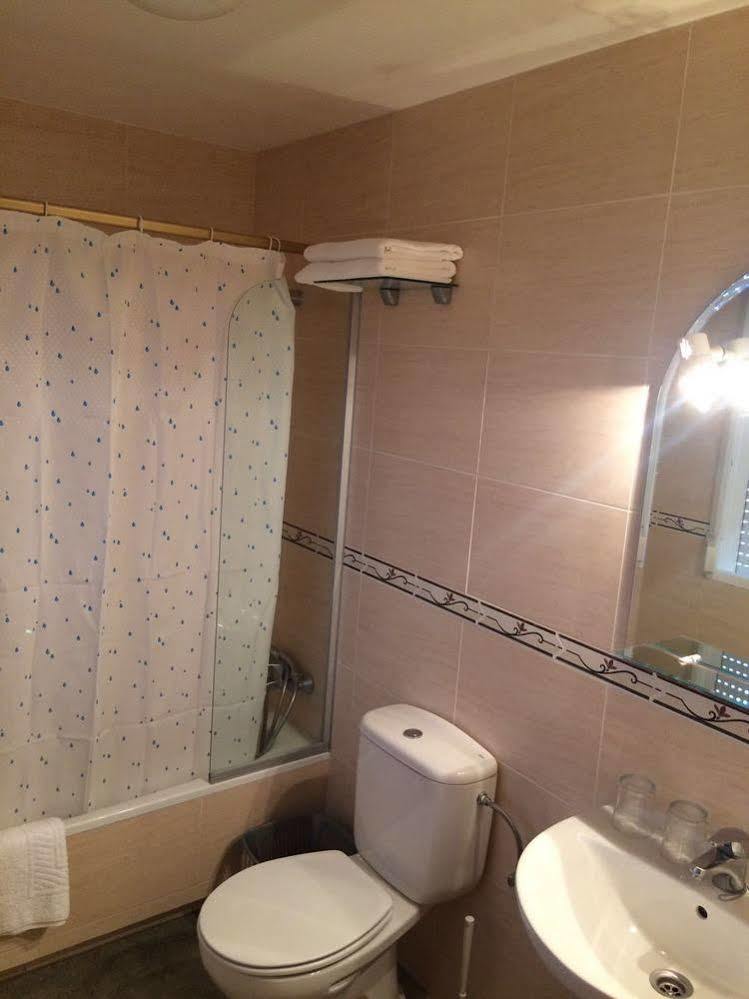 Hostal San Paio Lavacolla Dış mekan fotoğraf